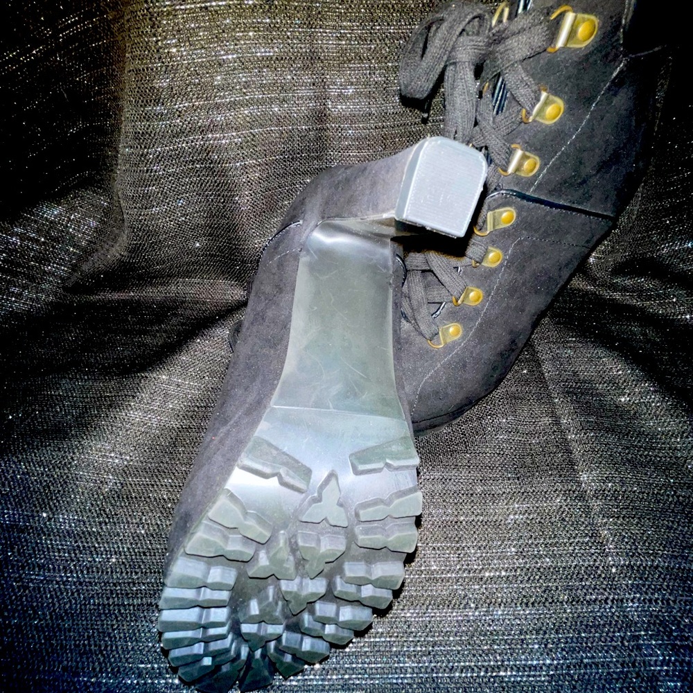 Heel bootie
